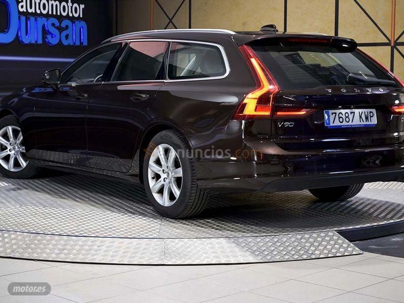 Volvo V 90 2.0 D3 Momentum de 2020 con 52.608 Km por 27.990 EUR. en Madrid