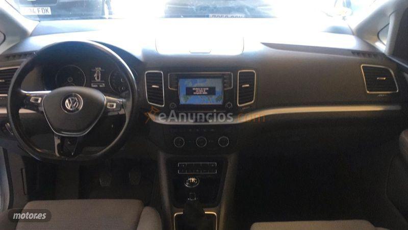 Volkswagen Sharan 2.0 TDI 140cv Travel BlueMotion Tech de 2015 con 260.000 Km por 10.950 EUR. en Madrid