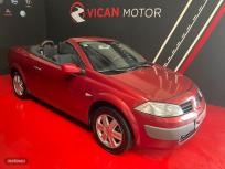 Renault Megane COUPECABR. CONFORT DYNAMIQUE 1.6 16v de 2005 con 228.000 Km por 3.900 EUR. en Asturias