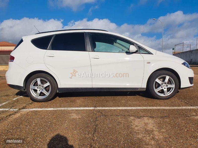 Seat Altea 1.6 TDI 105cv SS ITech EEcomotive de 2014 con 157.000 Km por 7.500 EUR. en Badajoz