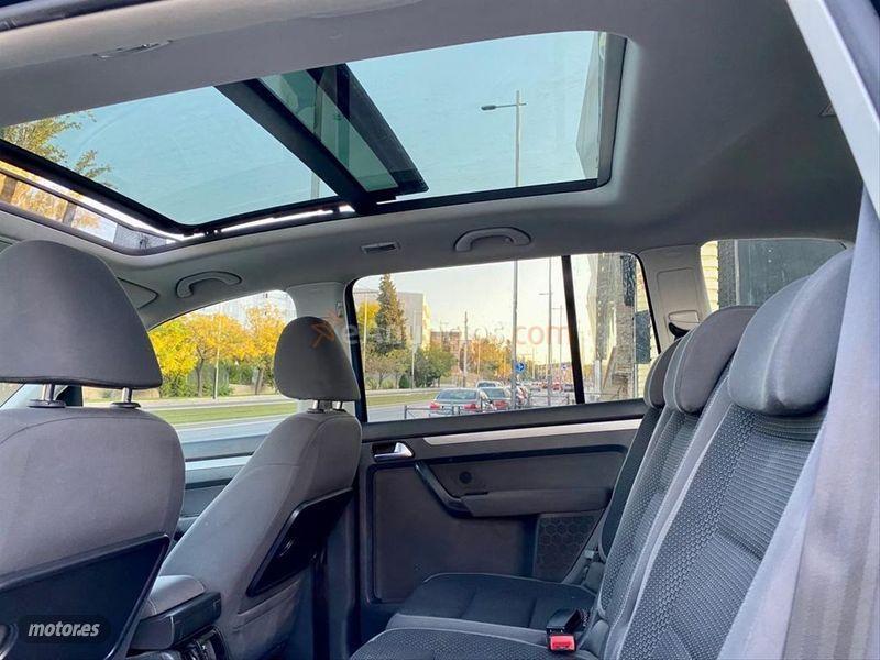 Volkswagen Touran 2.0 TDI 140cv Sport de 2012 con 210.000 Km por 9.990 EUR. en Jaen