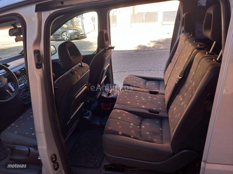 Mercedes Viano 2.0 CDI Ambiente Compacta de 2004 con 237.890 Km por 3.950 EUR. en Palencia