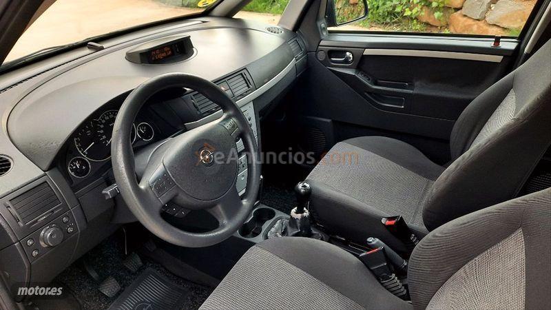 Opel Meriva Essentia 1.6 XE de 2004 con 127.000 Km por 1.999 EUR. en Barcelona