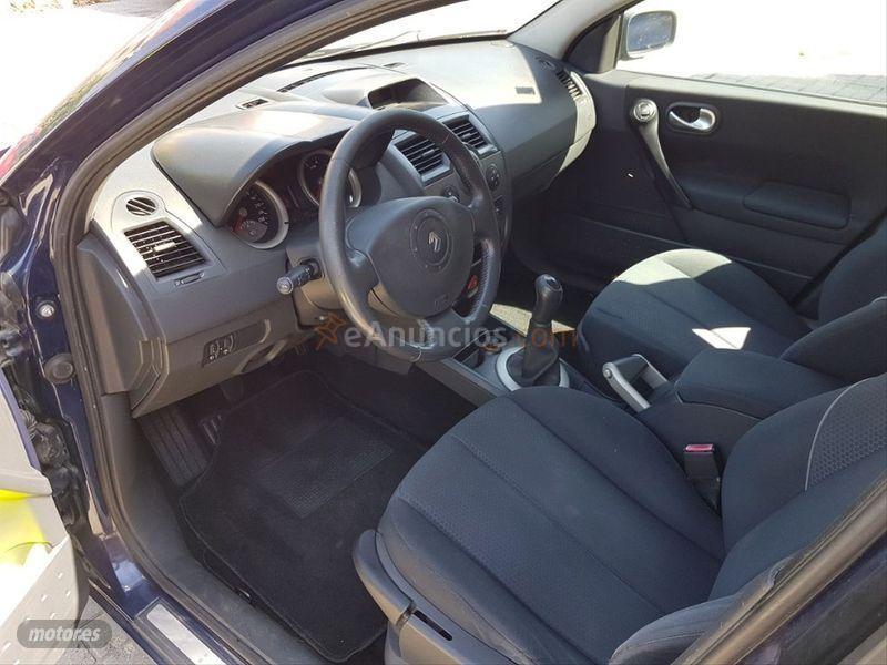 Renault Megane GRAND TOUR CONFORT EXPRESSION 1.6 16V de 2004 con 210.000 Km por 2.350 EUR. en Madrid