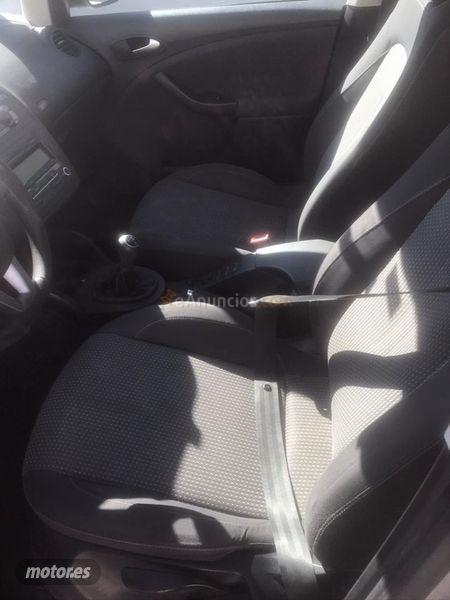 Seat Altea XL 1.6 102cv GLP Reference de 2012 con 290.000 Km por 3.600 EUR. en Badajoz