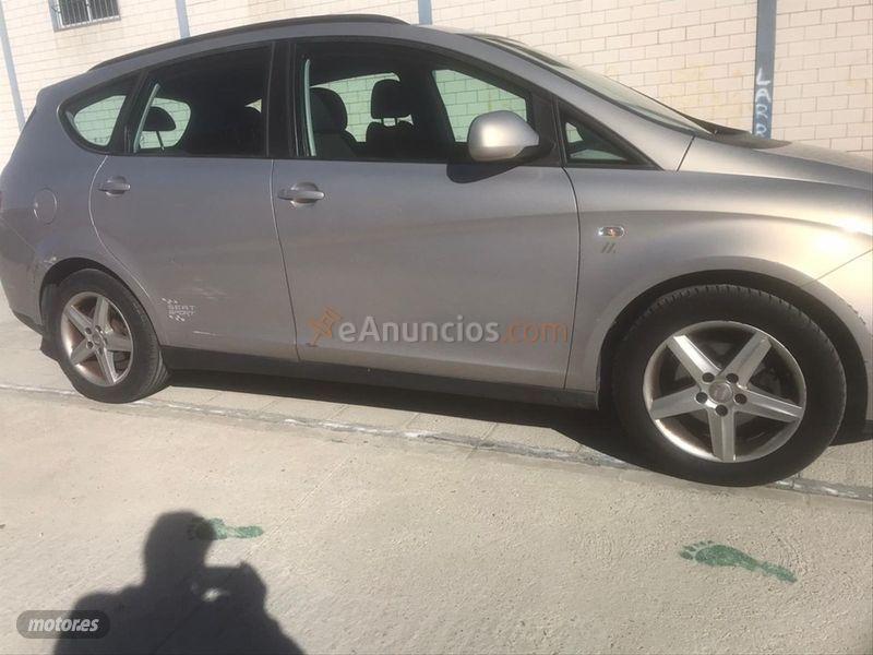 Seat Altea XL 1.6 102cv GLP Reference de 2012 con 290.000 Km por 3.600 EUR. en Badajoz