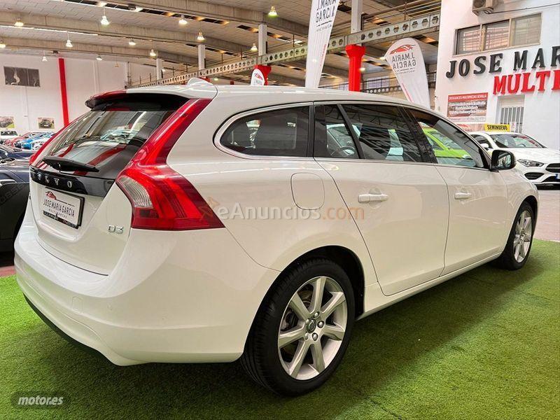 Volvo V 60 2.0 D3 Momentum Auto de 2017 con 190.000 Km por 16.990 EUR. en Sevilla
