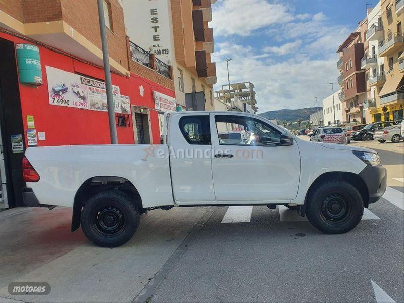 Toyota Hilux 2.4 D4D Cabina Extra GX de 2018 con 30.284 Km por 29.500 EUR. en Malaga