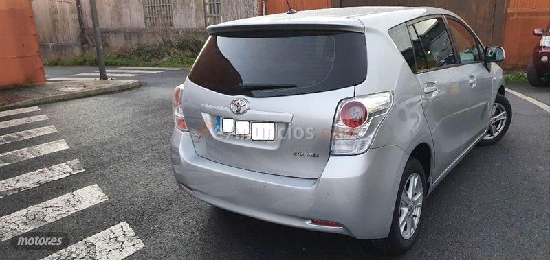 Toyota Verso 2.0 D4D Live 5pl. de 2010 con 290.000 Km por 6.350 EUR. en La Coruna