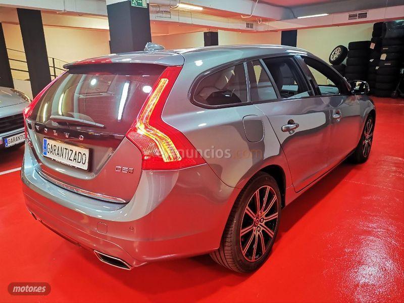 Volvo V 60 2.4 D5 Twin AWD Summum Auto de 2017 con 96.000 Km por 21.000 EUR. en Madrid