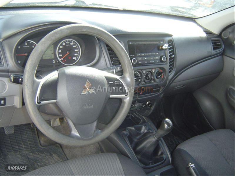 Mitsubishi L 200 CC 250 DID MPro de 2016 con 170.000 Km por 17.500 EUR. en Badajoz