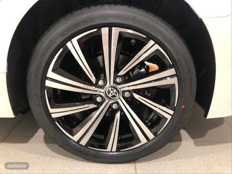 Toyota Corolla 2.0 180H STYLE ECVT TOURING SPORT de 2021 con 1 Km por 27.900 EUR. en Barcelona