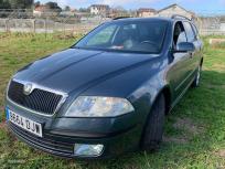 Skoda Octavia Combi 2.0 TDI Elegance de 2006 con 290.000 Km por 3.500 EUR. en Pontevedra