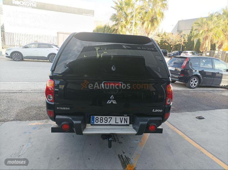 Mitsubishi L 200 DC 250 DID MPro de 2015 con 120.000 Km por 19.800 EUR. en Jaen