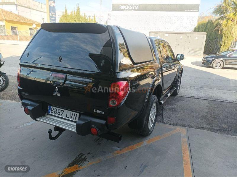Mitsubishi L 200 DC 250 DID MPro de 2015 con 120.000 Km por 19.800 EUR. en Jaen