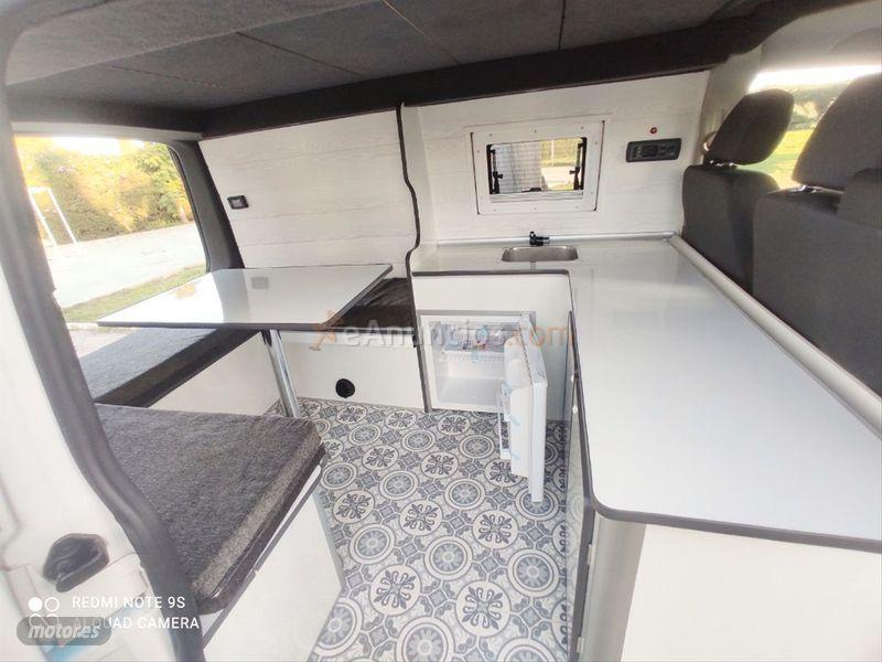 Volkswagen Caravelle Corto 2.0 TDI 102cv Trendline de 2010 con 189.065 Km por 27.999 EUR. en Sevilla