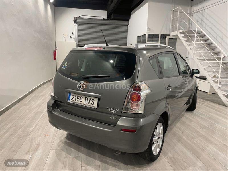 Toyota Corolla Verso 2.2 D4D 136cv Luna de 2006 con 165.000 Km por 3.750 EUR. en Barcelona