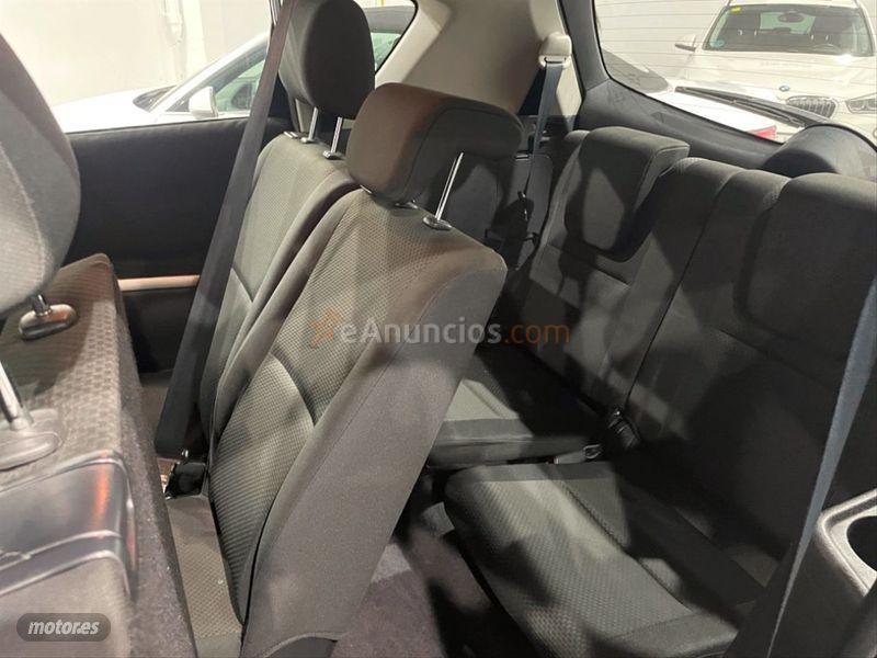 Toyota Corolla Verso 2.2 D4D 136cv Luna de 2006 con 165.000 Km por 3.750 EUR. en Barcelona