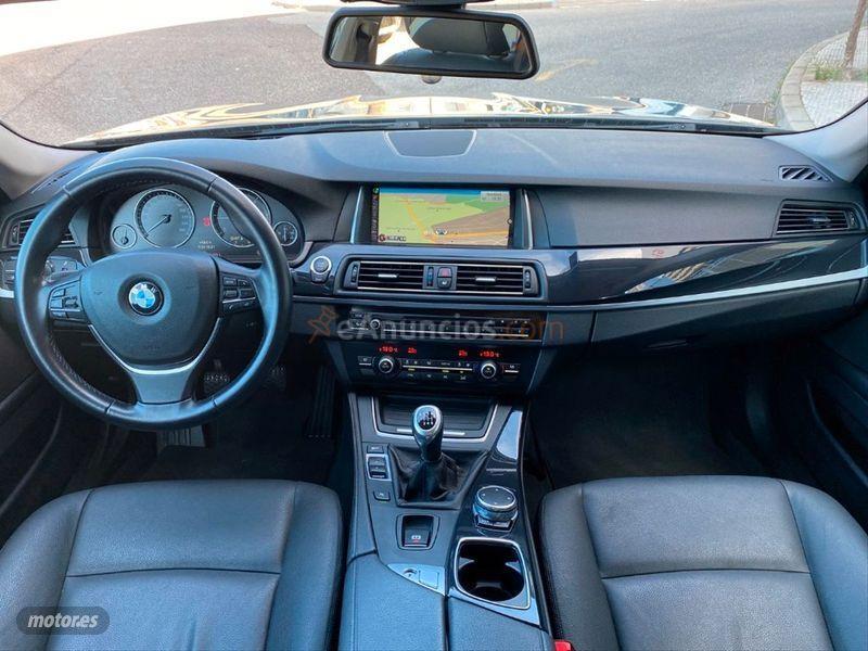 BMW Serie 5 518d Touring de 2016 con 99.000 Km por 18.990 EUR. en Sevilla