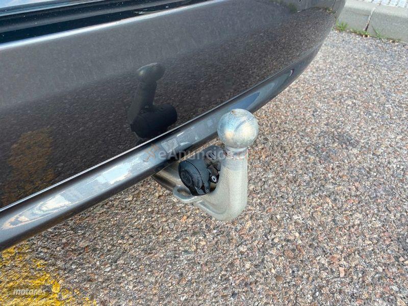 BMW Serie 5 518d Touring de 2016 con 99.000 Km por 18.990 EUR. en Sevilla