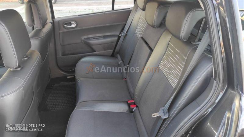 Renault Megane Grand Tour Dynamique 1.9dCi de 2008 con 238.000 Km por 3.500 EUR. en Madrid