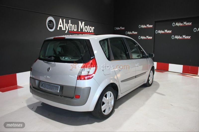 Renault Scenic Luxe Dynamique 1.6 16V EU4 de 2006 con 59.000 Km por 3.990 EUR. en Salamanca