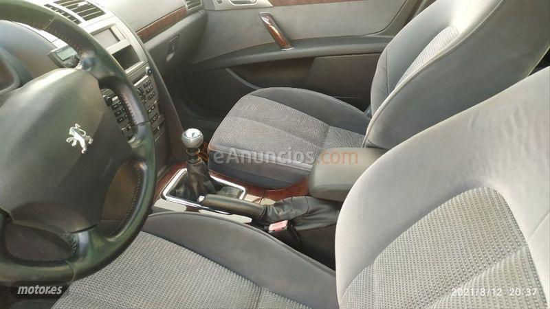 Peugeot 407 SW Premium HDI 136 de 2008 con 227.000 Km por 2.700 EUR. en Palencia