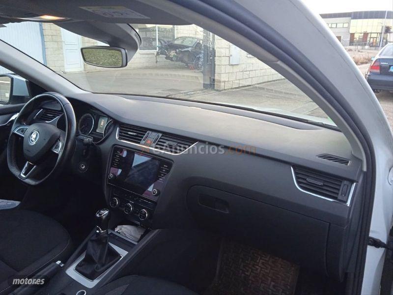 Skoda Octavia Combi 1.6 TDI CR 85KW 115CV Active de 2017 con 178.000 Km por 10.490 EUR. en Palencia