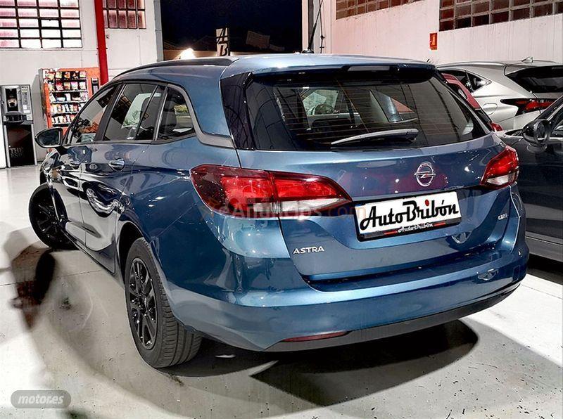 Opel Astra 1.6 CDTi 81kW 110CV Selective ST de 2017 con 110.000 Km por 12.990 EUR. en Barcelona