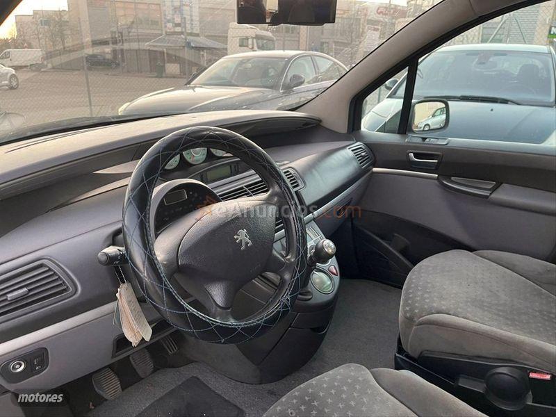 Peugeot 807 ST 2.0 HDI de 2004 con 307.278 Km por 2.999 EUR. en Madrid