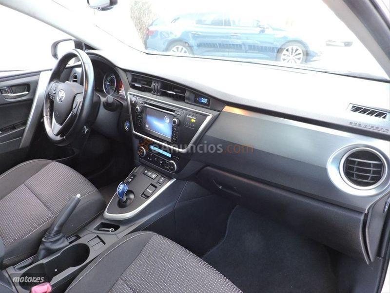 Toyota Auris Hybrid Active Touring Sports de 2014 con 109.298 Km por 12.900 EUR. en La Rioja