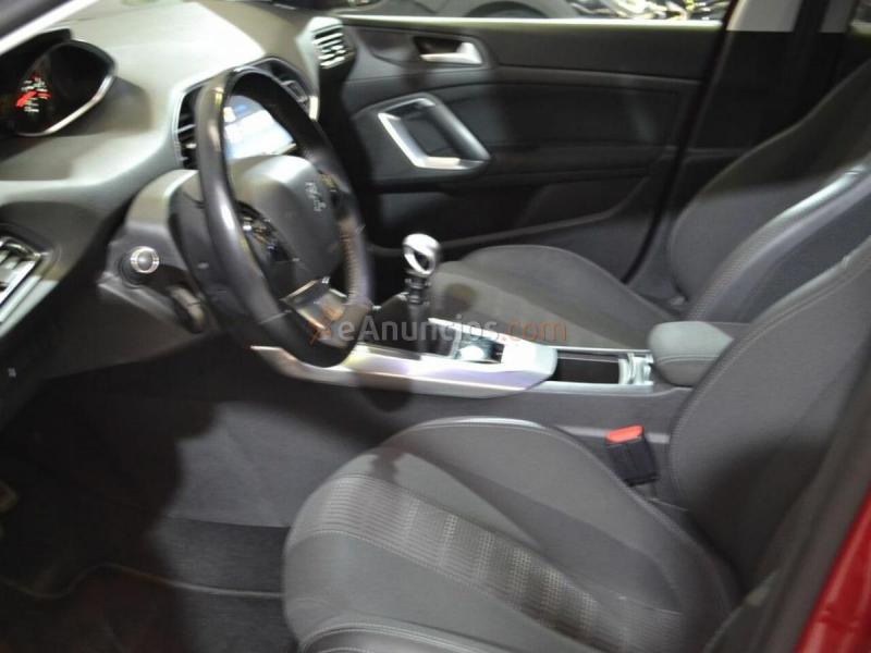 Peugeot 308 5p Allure 1.5 BlueHDi 96KW (130CV)