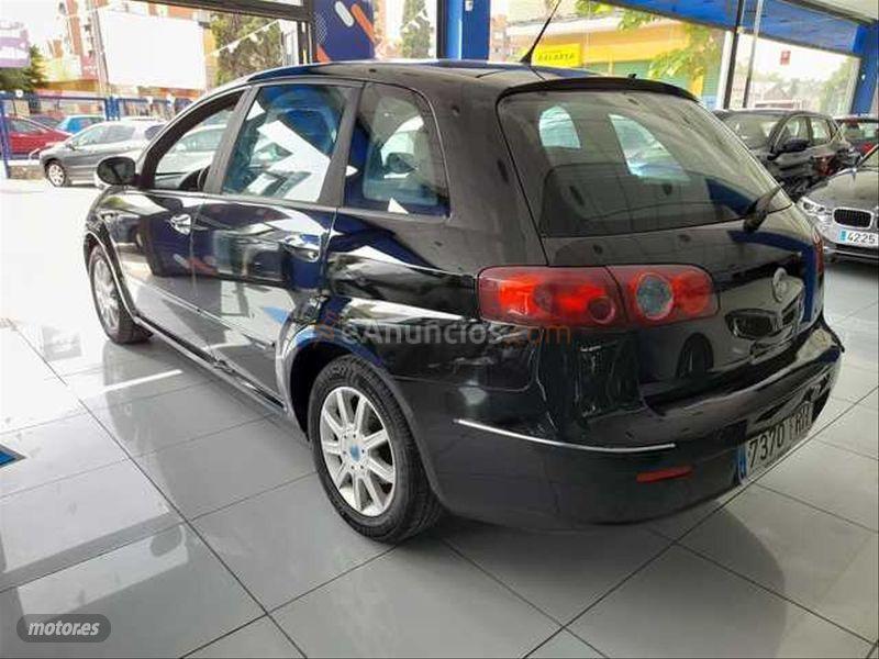 Fiat Croma 1.9 8v Multijet Strip de 2007 con 250.000 Km por 2.900 EUR. en Madrid