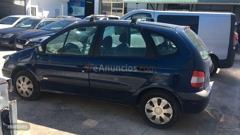 Renault Megane SCENIC AUTHENTIQUE 1.9DTI de 2001 con 270.000 Km por 2.500 EUR. en Granada