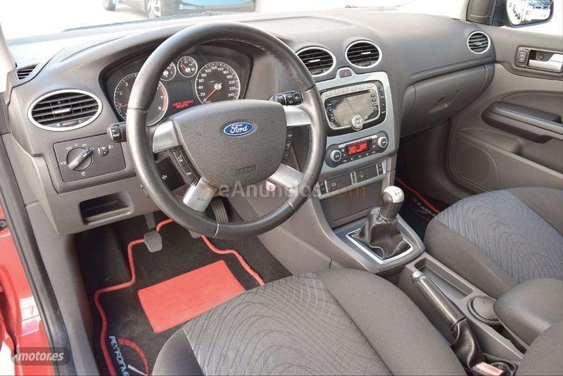 Ford Focus 1.6 CC Trend de 2007 con 148.100 Km por 5.900 EUR. en Madrid
