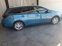 Toyota Auris 1.8 140H Active Touring Sports de 2016 con 172.700 Km por 12.500 EUR. en Cantabria
