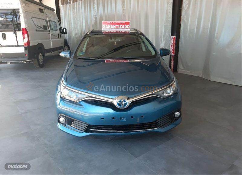 Toyota Auris 1.8 140H Active Touring Sports de 2016 con 172.700 Km por 12.500 EUR. en Cantabria