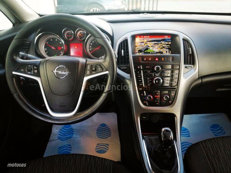 Opel Astra 1.6 CDTi 110 CV Excellence ST de 2016 con 249.000 Km por 6.390 EUR. en Sevilla