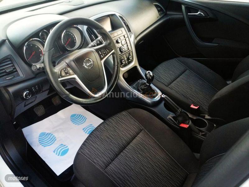 Opel Astra 1.6 CDTi 110 CV Excellence ST de 2016 con 249.000 Km por 6.390 EUR. en Sevilla