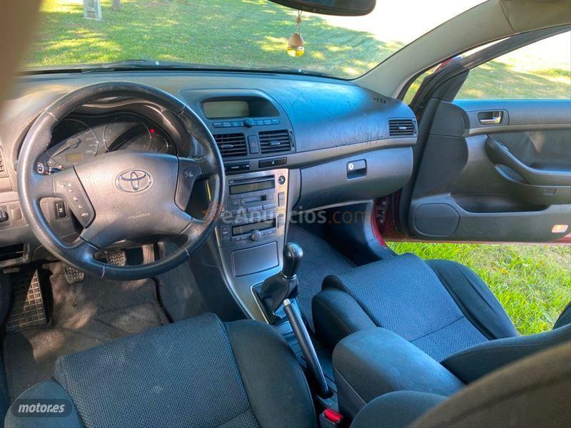 Toyota Avensis 1.8 VVTi Sol Wagon de 2006 con 160.000 Km por 2.400 EUR. en Badajoz