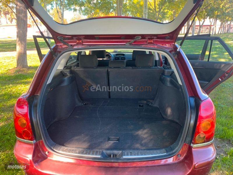 Toyota Avensis 1.8 VVTi Sol Wagon de 2006 con 160.000 Km por 2.400 EUR. en Badajoz