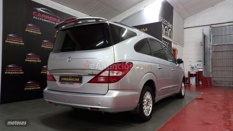 Ssangyong Rodius 270Xdi Premium de 2007 con 153.000 Km por 7.790 EUR. en Cantabria