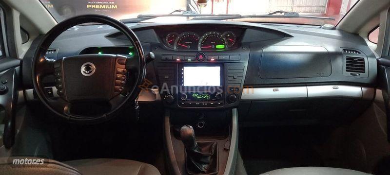 Ssangyong Rodius 270Xdi Premium de 2007 con 153.000 Km por 7.790 EUR. en Cantabria