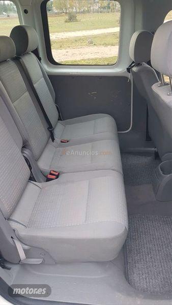 Volkswagen Caddy Kombi 1.9 TDI 75cv 7 plazas de 2007 con 290.000 Km por 4.250 EUR. en Avila