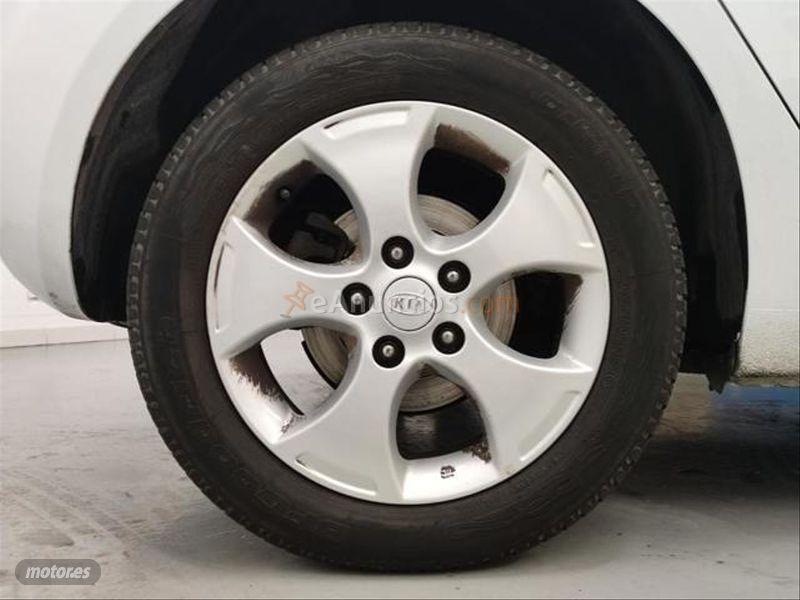 Kia Venga 1.6 CRDi VGT 115cv Drive de 2013 con 100.000 Km por 6.100 EUR. en Barcelona