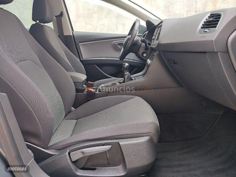 Seat Leon ST 1.6 TDI 85kW 115CV StSp Style Plus de 2017 con 121.000 Km por 13.990 EUR. en Barcelona