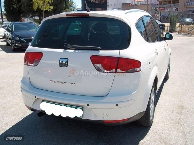 Seat Altea XL 1.6 TDI 105cv EEcomotive Style de 2011 con 104.000 Km por 7.900 EUR. en Badajoz