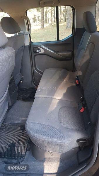 Nissan Navara 4X4 Doble Cabina LE de 2007 con 220.000 Km por 11.999 EUR. en Avila