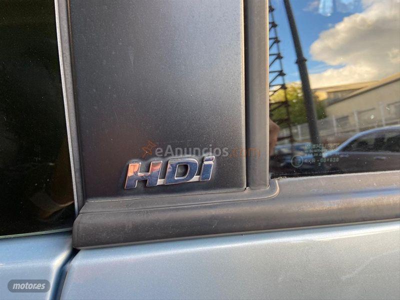 Peugeot 807 SR Pack 2.0 HDI de 2004 con 273.000 Km por 2.990 EUR. en Madrid