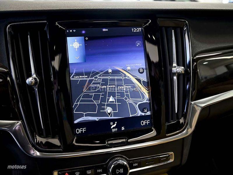 Volvo V 90 2.0 D5 AWD Momentum Auto de 2018 con 88.669 Km por 32.500 EUR. en Madrid